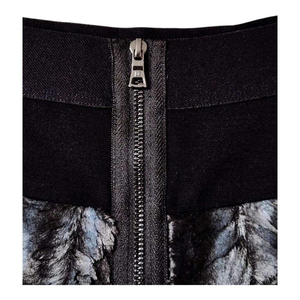 BCBG Max Azria Metallic Textured Skirt - Picture 4 of 5